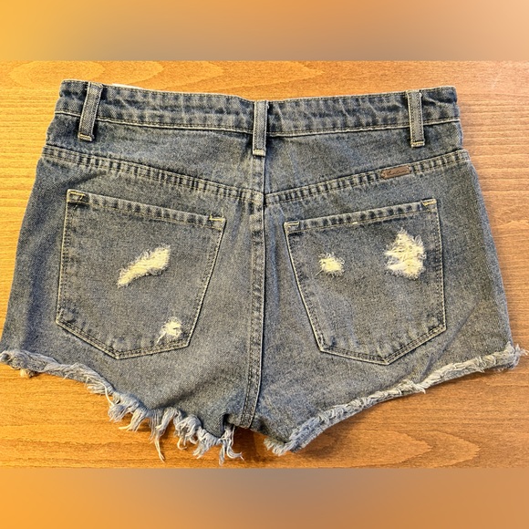 Women’s KanCan denim shirts with distressed/ripped detailing. Size small/26 - Picture 3 of 5